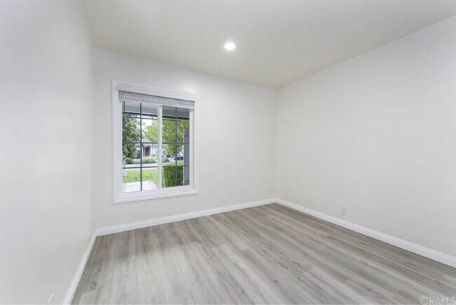 Building Photo - 506 San Luis Rey Rd