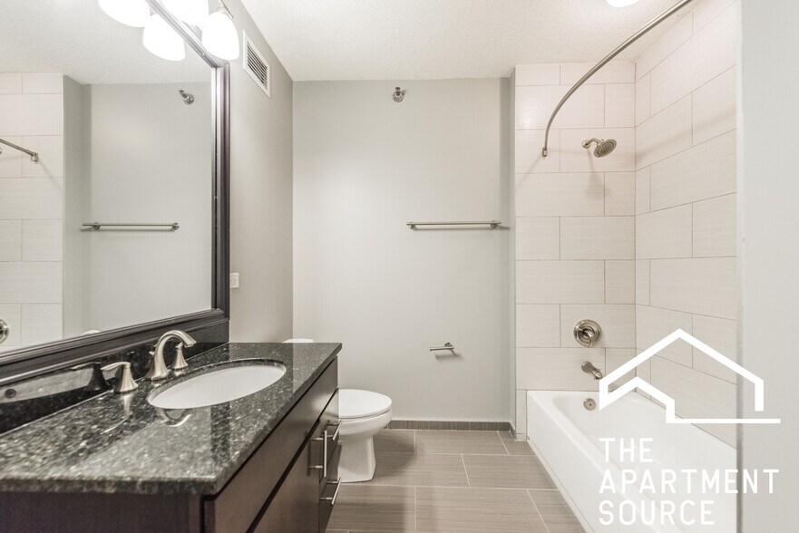 Building Photo - 345 E Ohio St