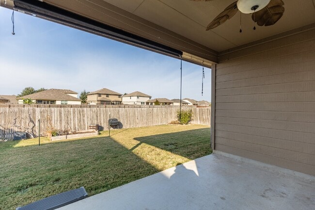 Building Photo - 259 Creekview Way