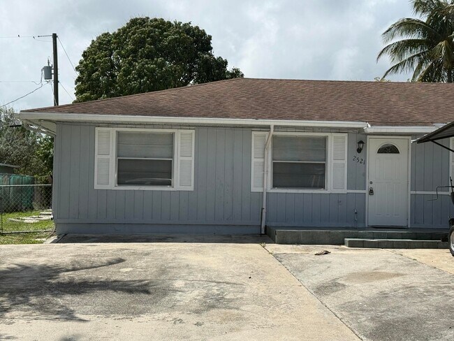 Building Photo - 2519 Griffin Sq