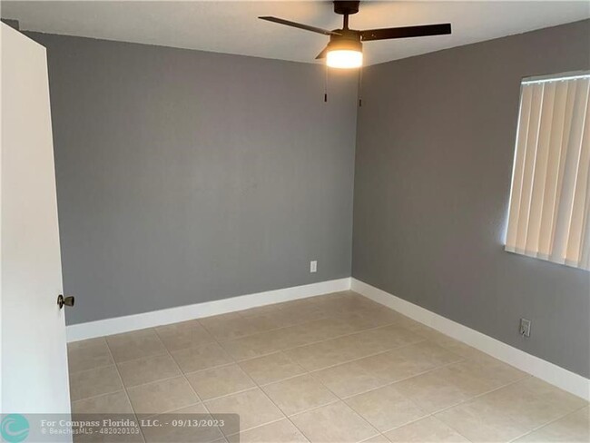Building Photo - 755 NW 92nd Ave