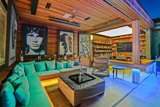 Building Photo - 8356 Sunset View Dr