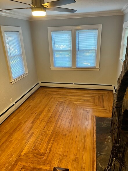 Building Photo - 22 Andrews St