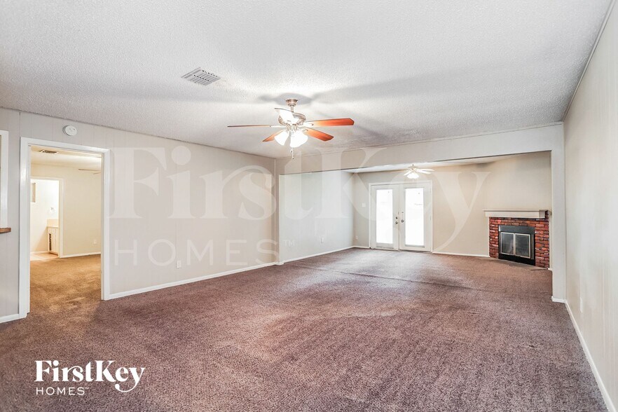 Building Photo - 8002 Larkspur Dr