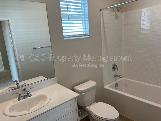 Building Photo - 2084 Mandarin Ln