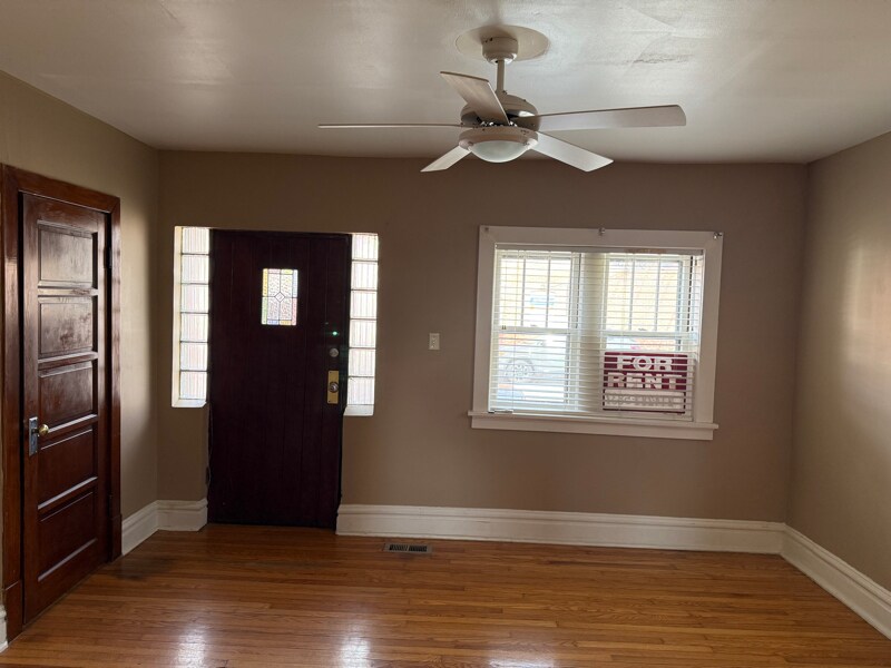 Building Photo - 3238 Mt Pleasant St