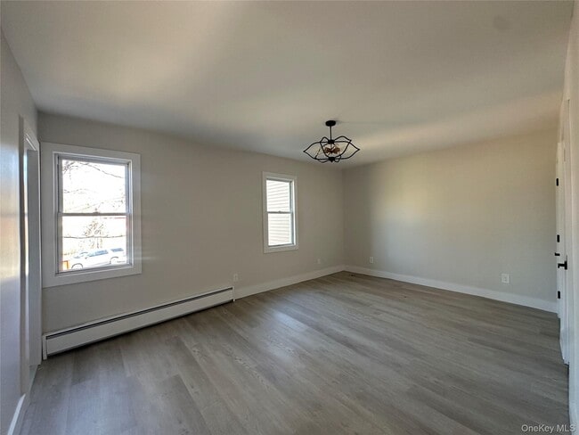 Building Photo - 1445 Burlingham Rd