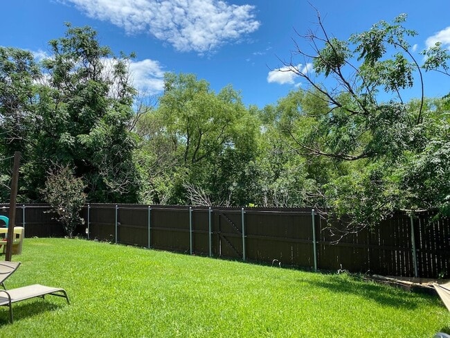 Building Photo - 5827 Silver Sage Ln