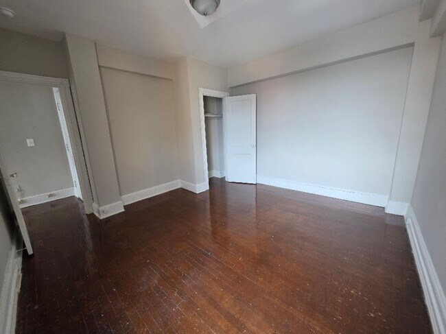 Interior Photo - 3100 WARDER ST NW