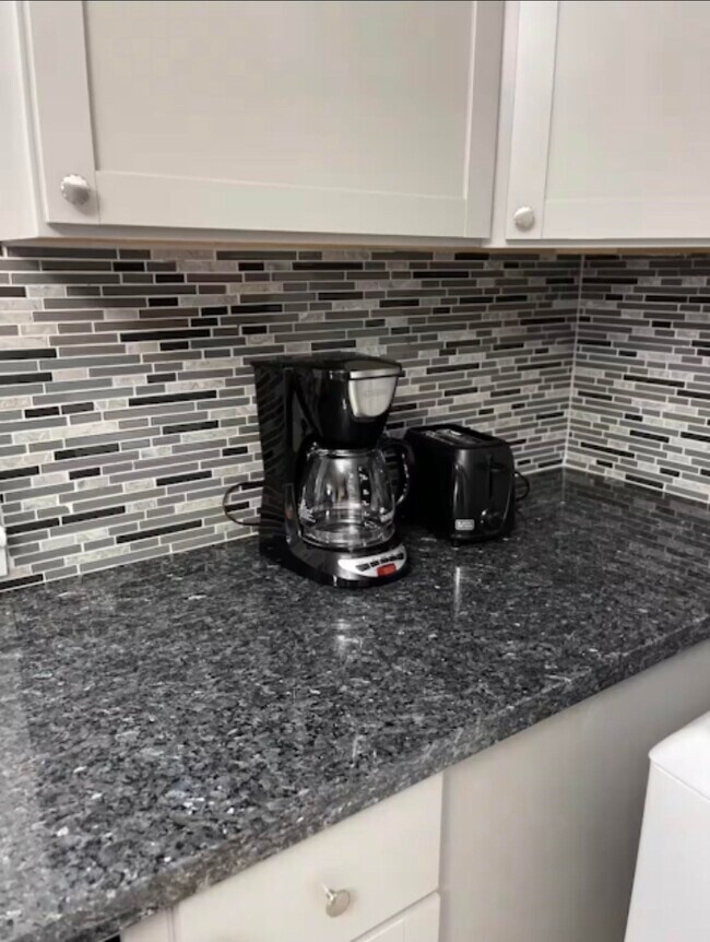 Building Photo - 1908 N 16th St