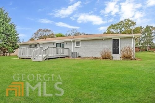 Building Photo - 1758 Poinsettia Dr