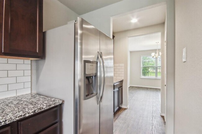 Building Photo - 8414 Aster Gln Wy