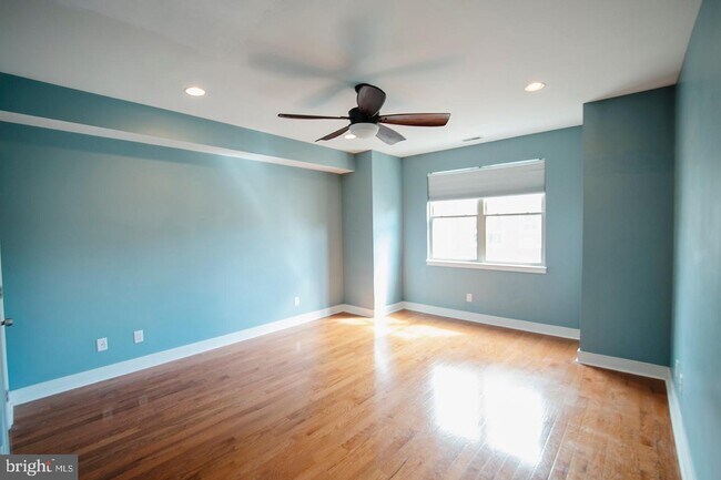 Building Photo - 1727 Annin St