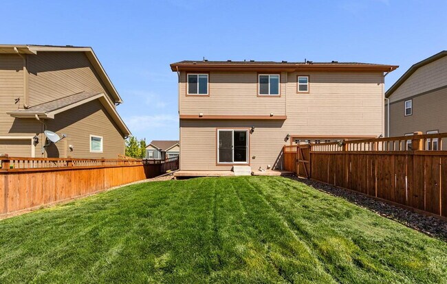 Building Photo - Beautiful 4 Bed 2.5 Bath with 2 Car Garage Home with Fenced Backyard in High Point at DIA!