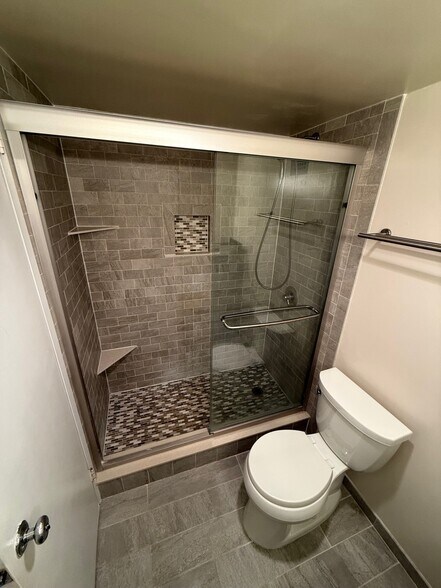 Master Bathroom - 2059 Huntington Ave