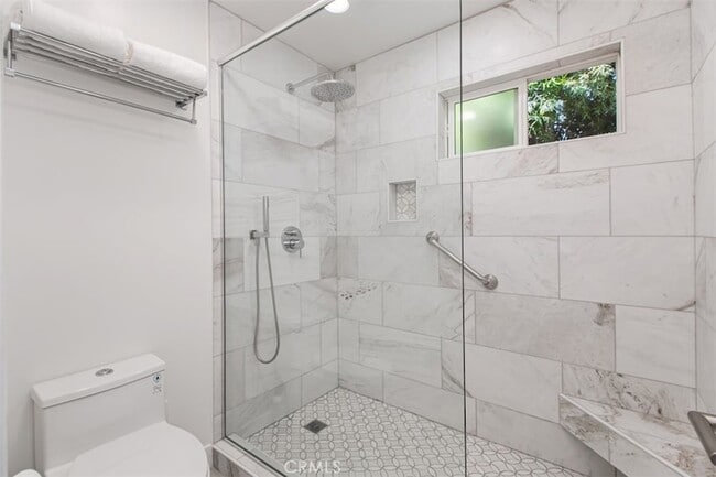 Building Photo - 319 N Shelton St