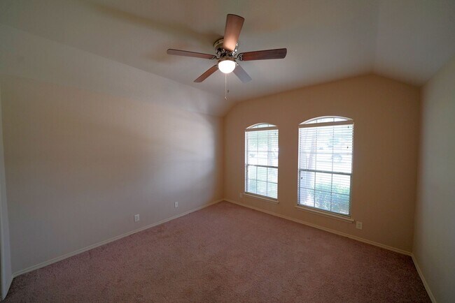 Building Photo - Move-In Ready Property Now Available in Selma, TX! - Realtor Commission: $600