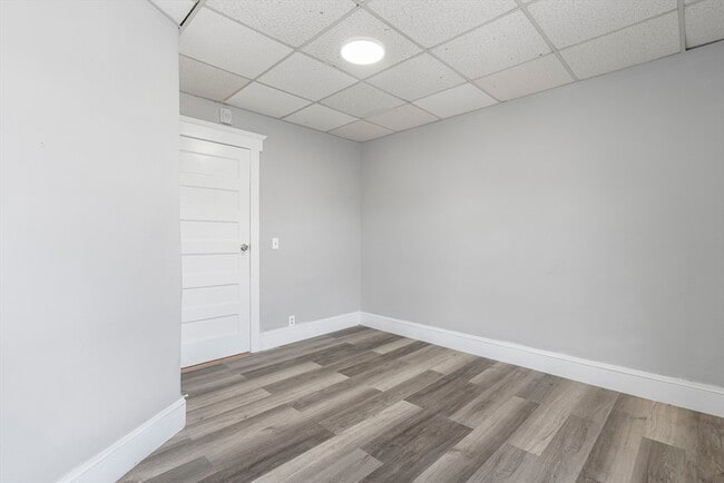 Building Photo - 423 Park Ave