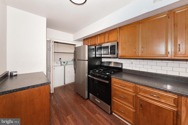 Building Photo - 7601 Crittenden St