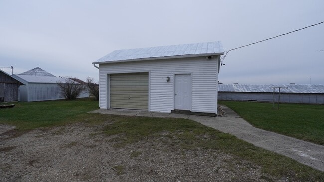 Building Photo - 6551 Abbott Rd