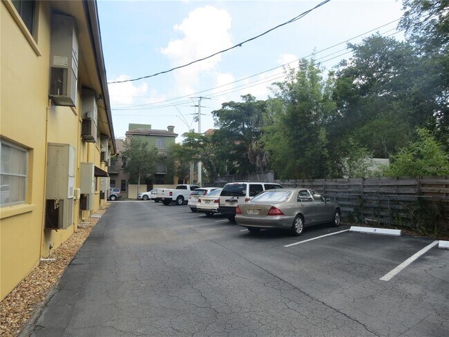 Building Photo - 615 S Palm Ave