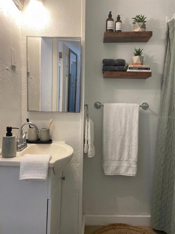 Building Photo - 2305 W Texas Ave