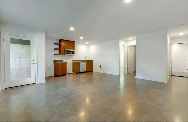 Building Photo - CRB2195