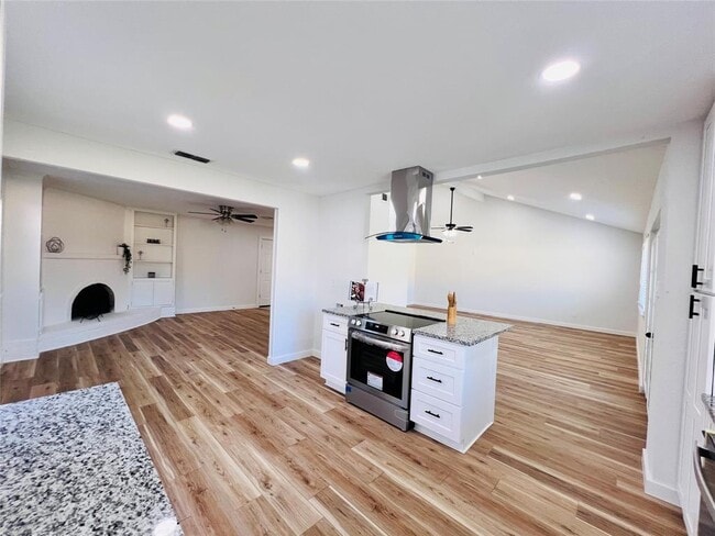 Building Photo - 9614 Ravensworth Dr