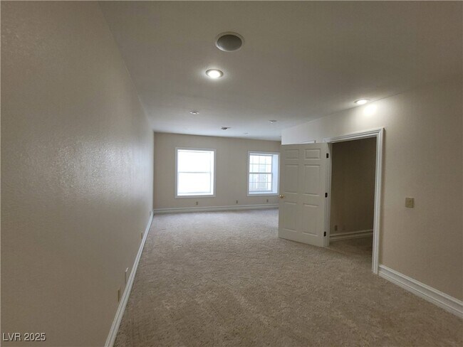 Building Photo - 5110 N Valadez St