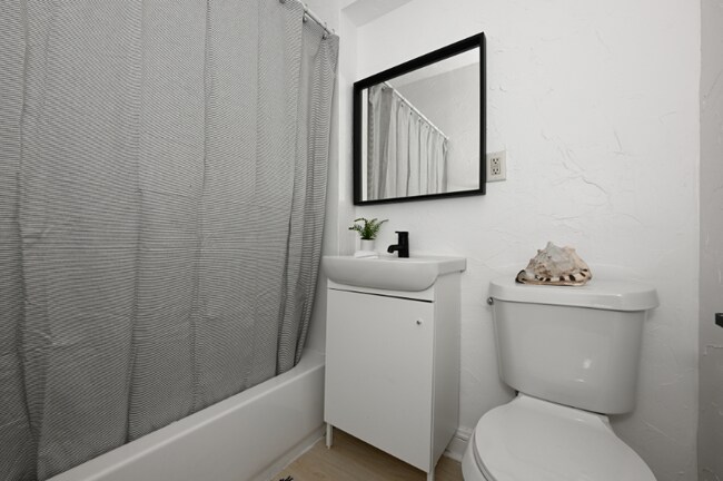 Building Photo - 14148 Superior Rd