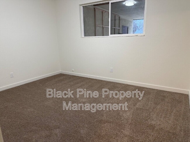 Building Photo - 1937 S Owyhee St