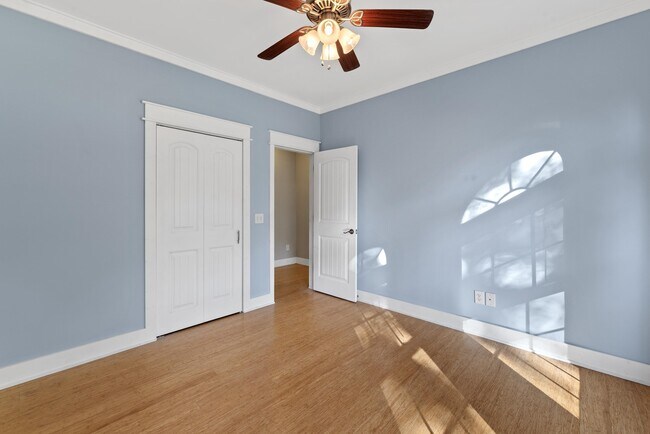 Building Photo - 129 Moudy Ln