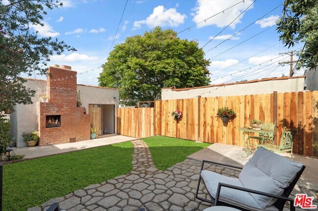 Building Photo - 3154 W 74th St