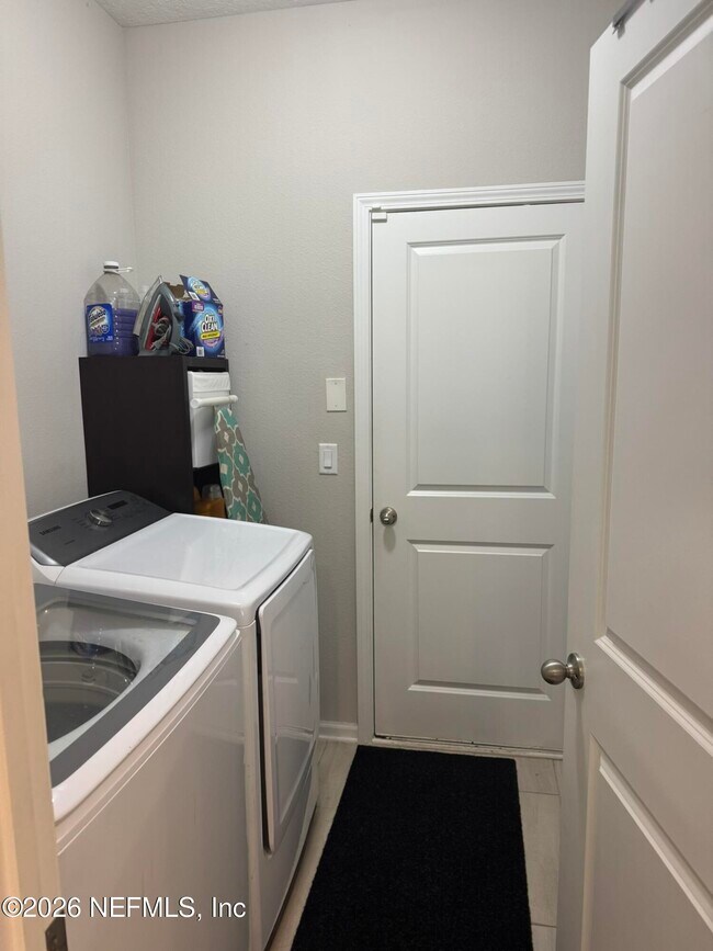 Building Photo - 3011 Water Elm Pt
