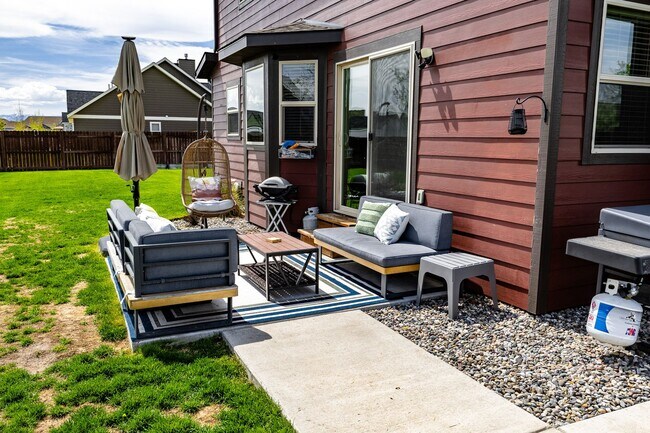 Building Photo - Beautiful home in Ryen Glenn with Fantasti...
