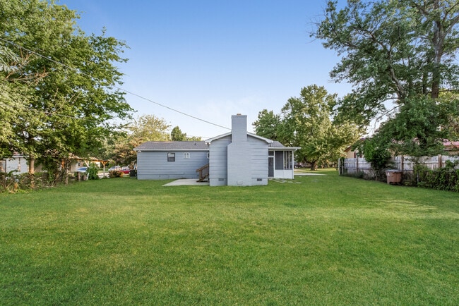 Building Photo - 304 Beard St SW