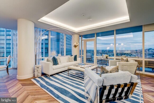 Building Photo - 300 International Drive