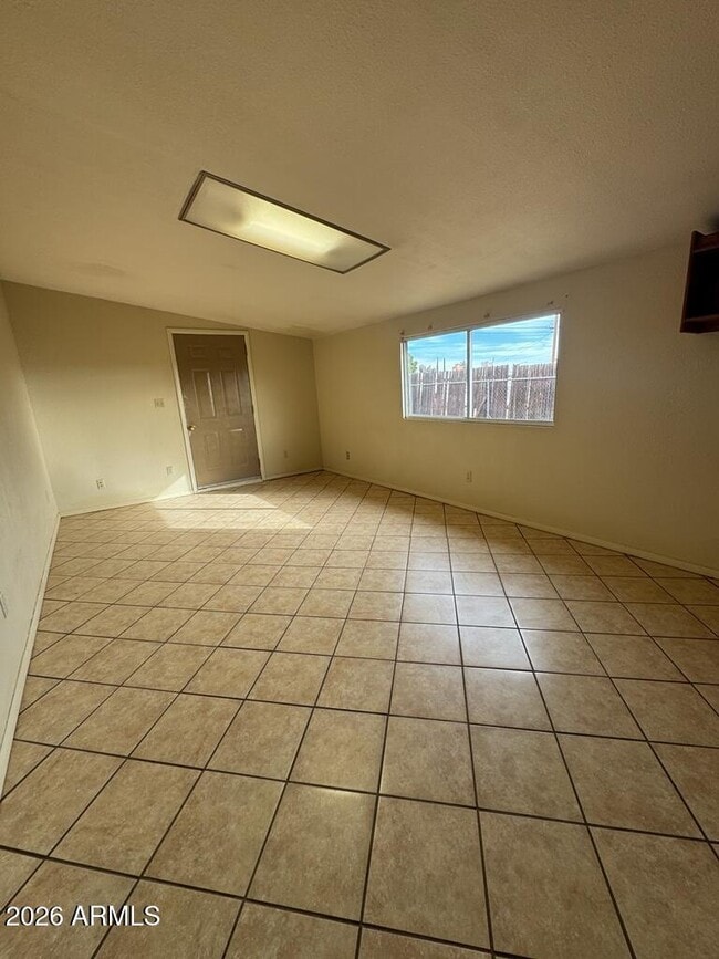 Building Photo - 1401 Bella Vista Dr