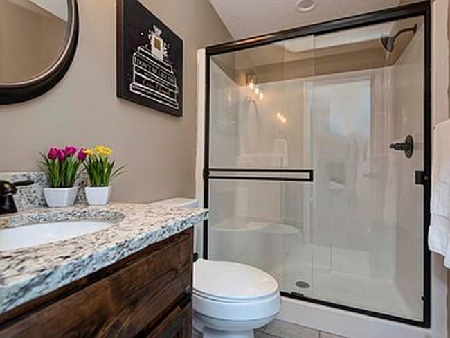 Building Photo - Luxury, Location, and Convenience.
