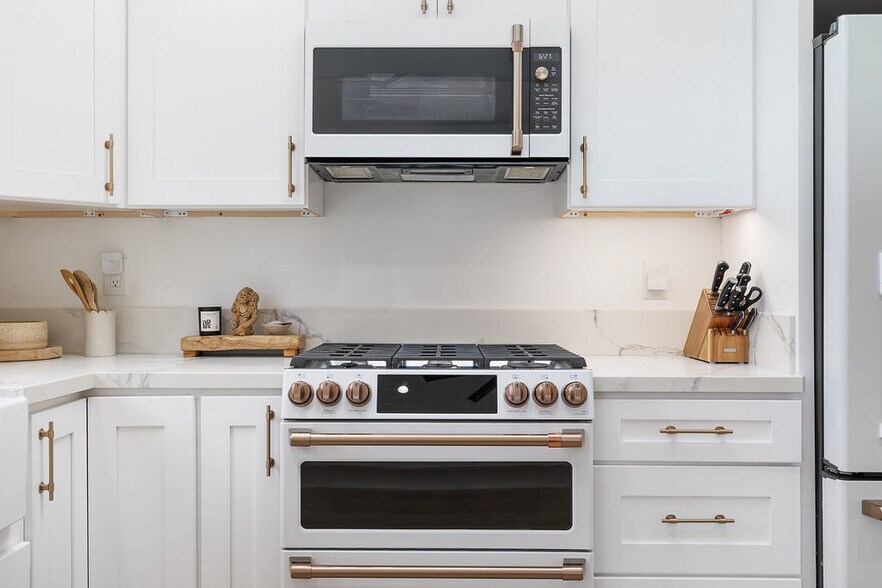 Building Photo - 236 Camellia Ln