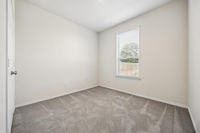 Building Photo - 239 Zuma Dr