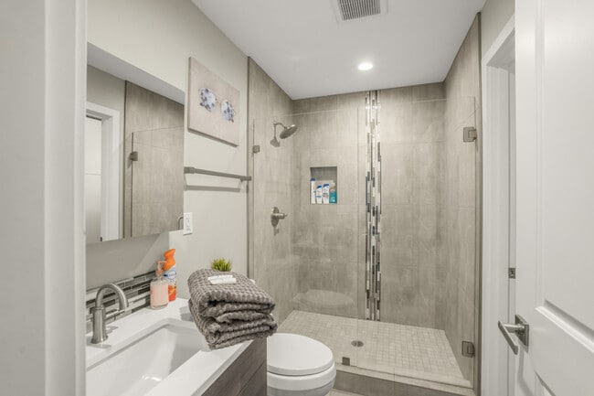 Building Photo - 1703 SE 176th Ave