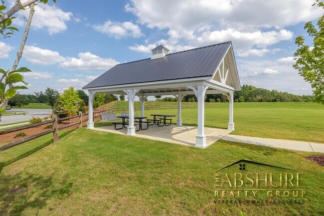 Building Photo - 2123 Water Marsh Trl