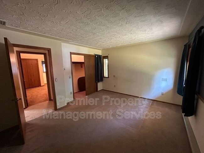 Building Photo - 3406 Quinella Dr