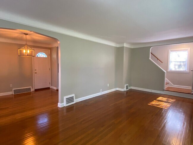 Building Photo - 5248 Haverford Dr