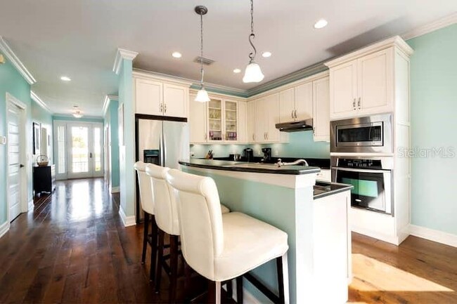 Building Photo - 4808 Gulf Dr