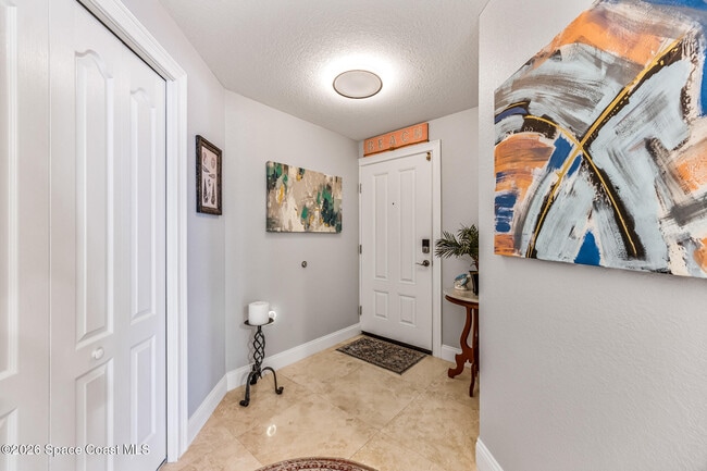 Building Photo - 121 Lancha Cir