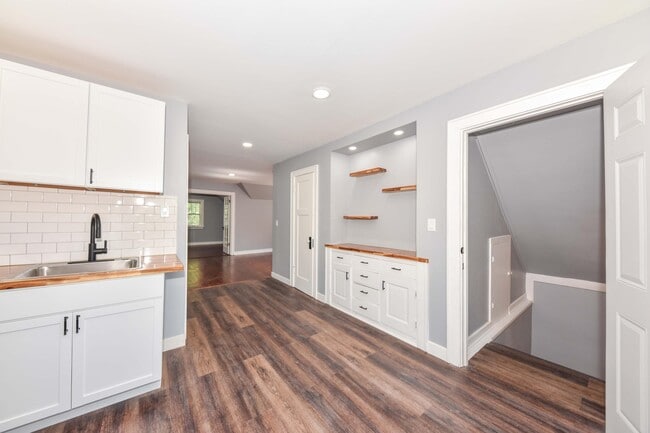 Building Photo - 4831 N 70th St