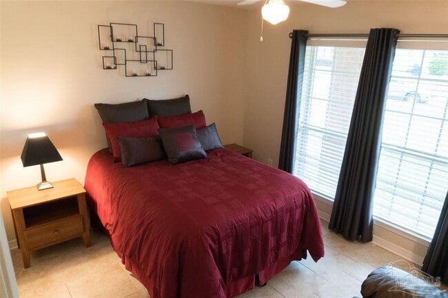 Building Photo - 5341 English Oak Dr