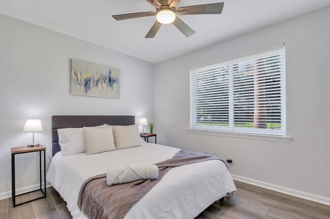 Building Photo - 402 Symons St